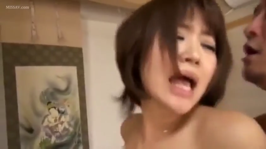 室内 · 性交 · 脸部特写 · 全裸 · 销魂 · 背后位 · 挂画 · 亚洲