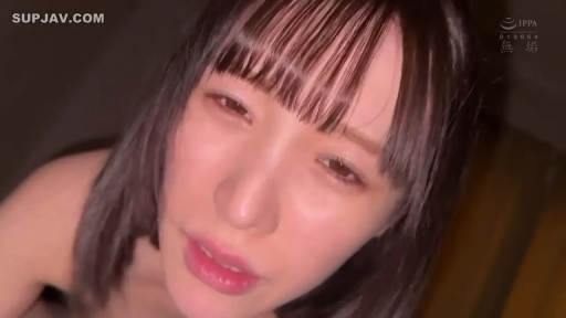 室内 · 迷离 · 面部特写 · 裸体 · 成人内容 · 仰视 · 凝视镜头