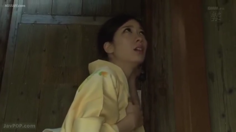 室内 · 脸部特写 · 站立 · 和服