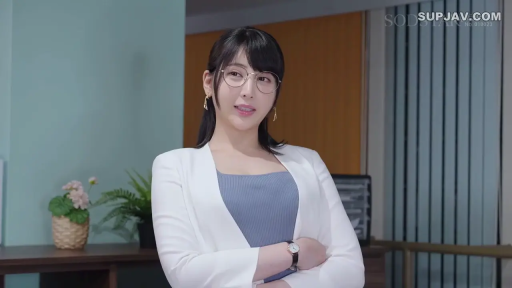 办公室 · 職業裝 · 上半身 · 抱胸