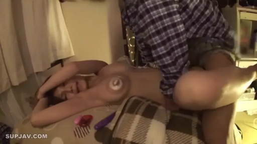 格子衬衫 · 卧室 · 陶醉 · 指交 · 有码 · 卧姿 · 跳蛋 · 乳头