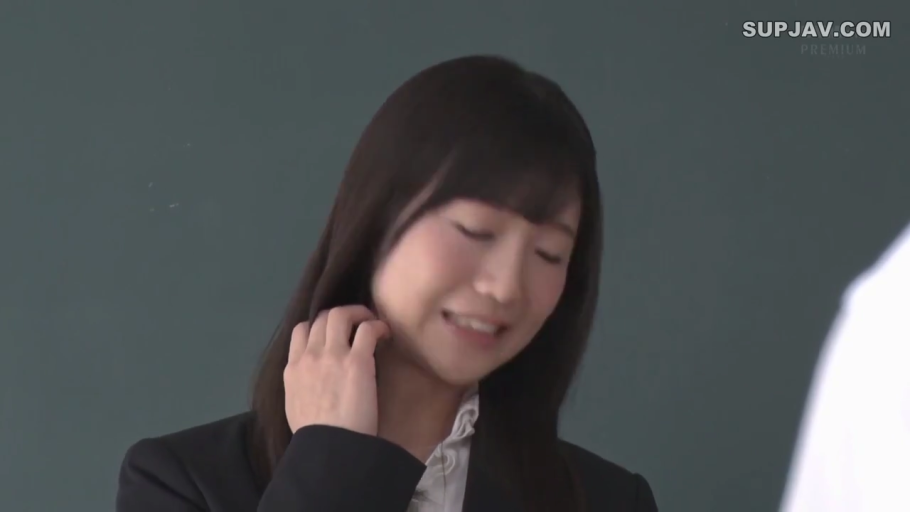 室内 · 脸部 · 口交 · 马赛克 · 闭眼 · 跪姿 · 制服