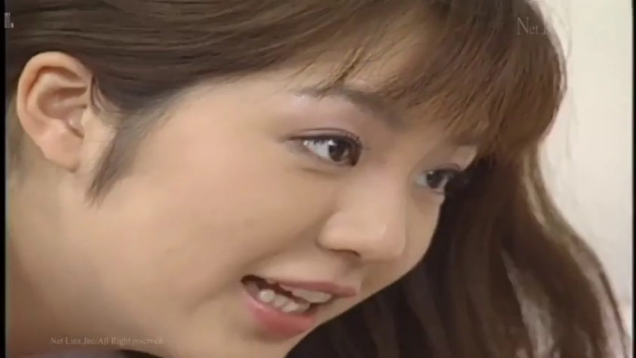 室内 · 脸部 · 特写 · 张嘴 · 惊讶 · 侧视