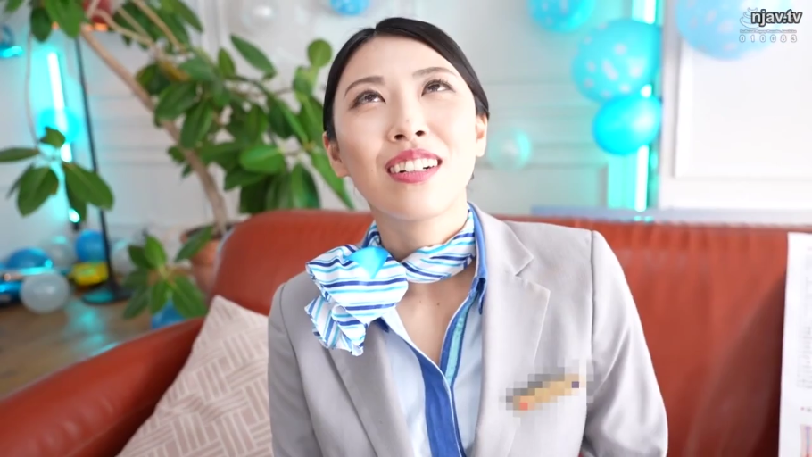 投入 · 全裸 · 口交 · 客厅 · 阴茎 · 近景 · 跪趴姿 · 多人内容