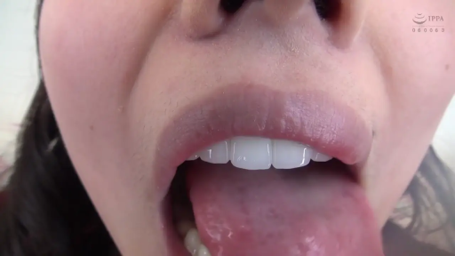 室内 · 嘴部特写