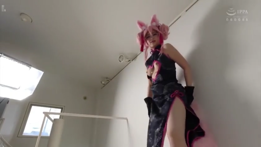 室内 · 中景 · 站姿 · 摆拍 · 微笑 · 兽耳 · 开胸旗袍