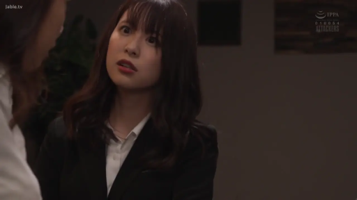 职业西装 · 办公室 · 站立 · 剧情 · 对视 · 头部特写 · 惊讶