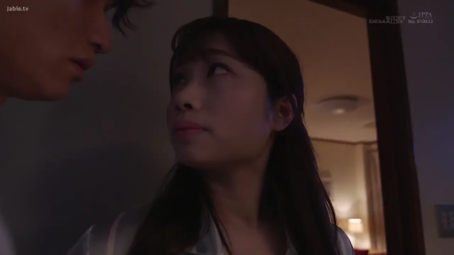 会話 · 面部 · 寝室 · 字幕 · ストライプシャツ · 忧虑 · 侧身站立