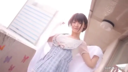 蓝白格子连衣裙