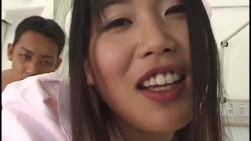 医院 · 俯身 · 脸部特写 · 愉悦 · 粉色护士服 · 欢笑 · 护士