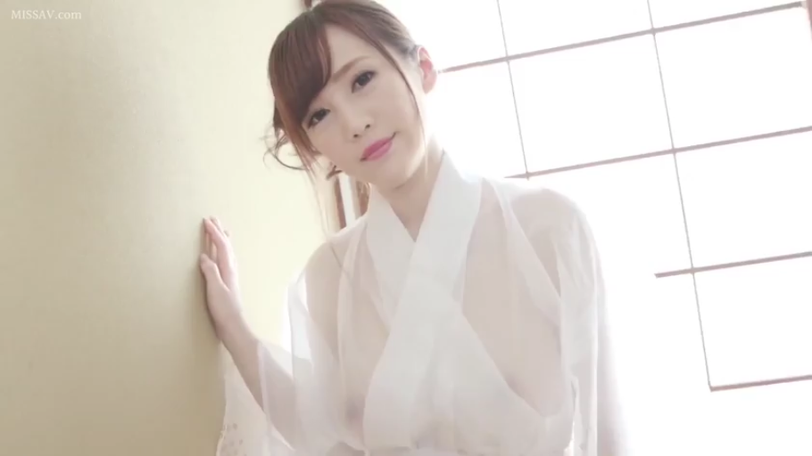 和室 · 微笑 · 凝视 · 上半身 · 靠墙 · 性感 · 白色透视和服