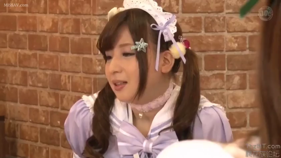 室内 · 坐姿 · 脸部 · 迷离 · 女仆装 · 双马尾 · 互动 · 项圈