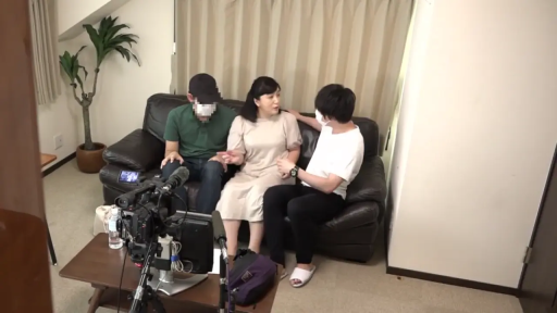 室内 · 投入 · 全裸 · 远景 · 多人性爱 · 高跟鞋 · 三人行 · 复合姿势
