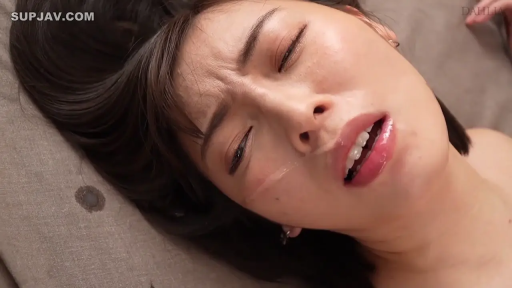 室內 · 面部 · 迷離 · 颜射 · 精液 · 长发 · 臥姿