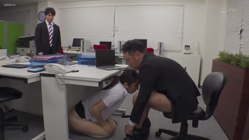 办公室 · 办公桌 · 全景 · 职业装 · 多人 · 跪伏 · 木然 · 桌下服务