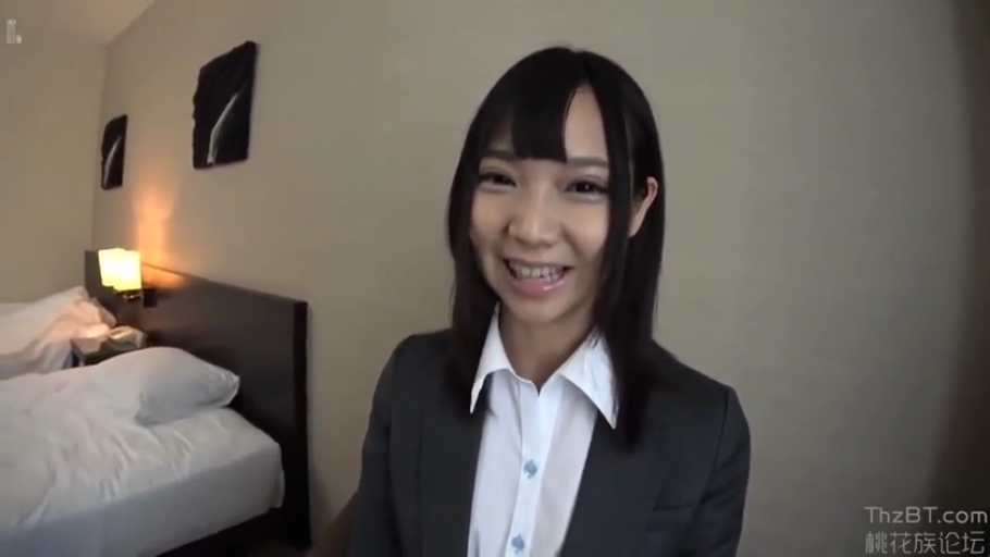 全裸 · 卧室 · 中景 · 口塞 · 后入姿势 · 束缚行为 · 痛苦表情 · 暗调光影