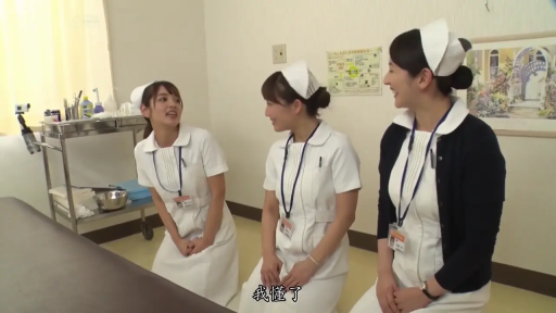室内 · 沉思 · 中景 · 站姿 · 拍摄现场 · 整理头发 · 珠帘 · 红色蕾丝连体内衣