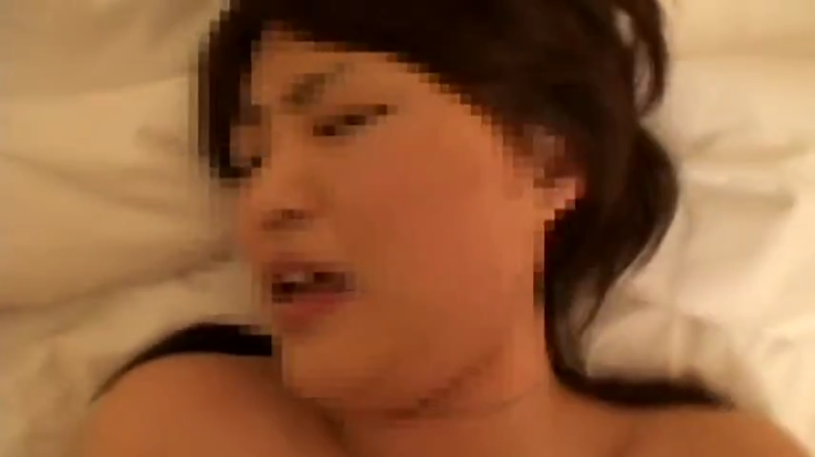 性交 · 脸部特写 · 卧室 · 马赛克 · 枕头 · 裸体 · 高潮脸 · 躺卧