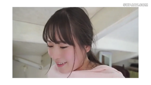 室内 · 面部 · 羞涩 · 微笑 · 俯视 · 粉色居家服