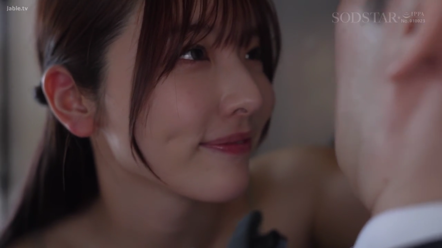 室内 · 脸部特写 · 微笑 · 裸体 · 调情 · 高清 · 面对面