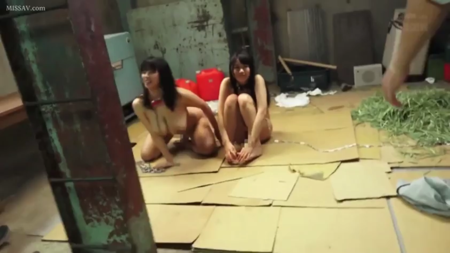 巨乳 · 卧室 · 意乱情迷 · 全景 · 白色床品 · 后入式姿势 · 抽插性交 · 黑色网格连体情趣内衣