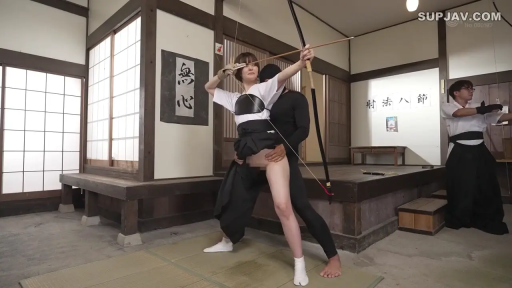 专注 · 站姿 · 全景 · 猥亵 · 露出 · 弓箭 · 弓道服 · 弓道场