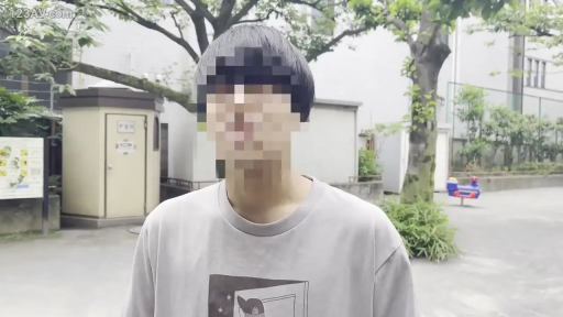 全裸 · 陶醉 · 沙发 · 枕头 · M字开腿 · 阴毛 · 私处 · 手淫