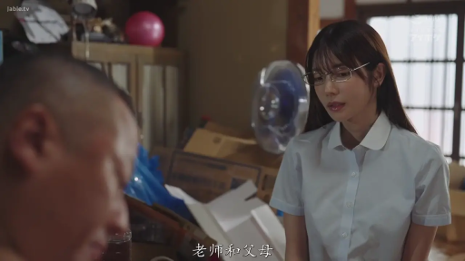 中景 · 弯腰前倾 · 白色比基尼 · 甜美微笑 · 握手 · 室内工作室 · 猫耳头饰 · 成人海报