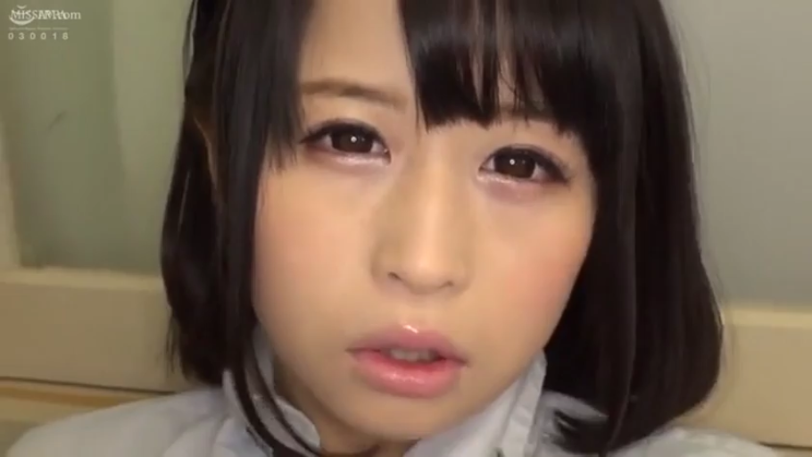 室内 · 脸部特写 · 白色衬衫