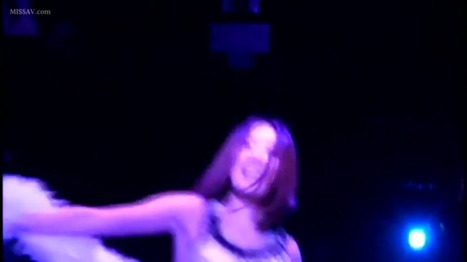 中景 · 背心 · 夜店