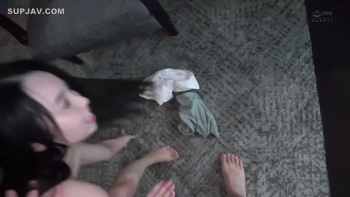 Indoor · Face · Fully nude · Hazy · Kneeling posture · High perspective · carpet · Stick out tongue