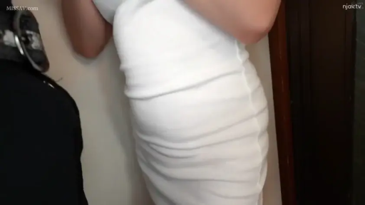 室内 · 躯干 · 白色包臀裙