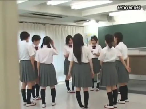 教室 · 站立 · 全景 · 多人 · 黑板 · JK制服 · 互动 · 模糊