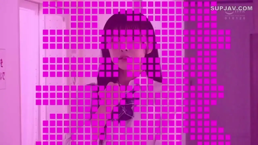 校服 · 走廊 · 靠墙 · 学生 · 大笑 · 手表 · 看表