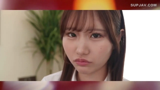 室内 · 盆栽 · 白色衬衫 · 面部特写 · 正面 · 亚洲女性 · 噘嘴