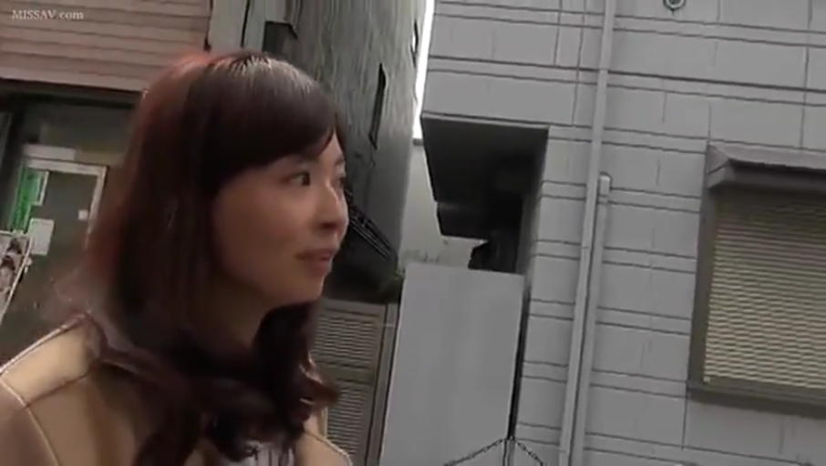 室内 · 内裤 · 私处特写 · 多人 · 痛苦 · 开腿 · 被羞辱