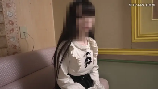 室内 · 口交 · 迷离 · 跪姿 · 打码 · 嘴部 · 白色外套