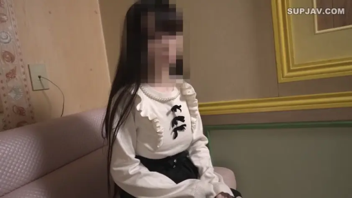 BDSM · 按摩棒 · 身体特写 · 张口呻吟 · 室内仓库 · 多人调教 · 仰卧缚手 · 红色情趣绑带