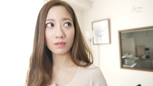 站立 · 半身 · 餐厅 · 日常 · 紧身上衣 · 餐具 · 疑惑 · 思考