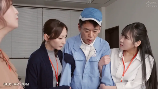 办公室 · Stand · Medium shot · 多人 · Work clothes · Work badge · 担忧 · support