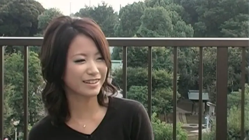 面部 · 全裸 · 陶醉 · 枕头 · 仰卧 · 床上 · 呻吟 · 抬手姿势
