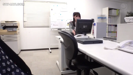 坐姿 · 办公室 · 打印机 · 远景 · 操作电脑 · 职场系列 · 职场套装 · 专注工作