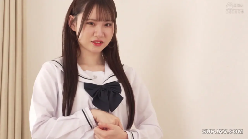 室內 · 站立 · 羞澀 · 中景 · 制服 · 水手服 · 窗簾 · 直视