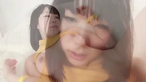 室内 · 迷離 · 乳房 · 毛衣 · 侧卧 · 掀起上衣 · 重影特效