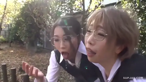 面部 · 俯身 · 眼镜 · 迷离 · 职业装 · 户外 · 吐舌 · 痴女