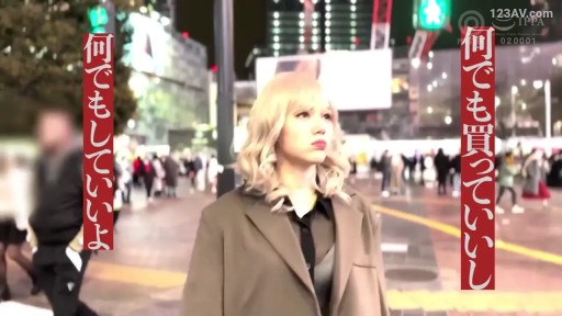 城市夜景 · カジュアルウェア · 远景全景 · 模糊不可见 · 站立行走 · 涩谷街头 · 人群聚集 · 霓虹灯牌