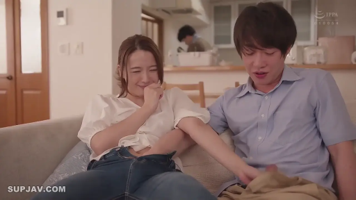 坐姿 · 沙发 · 客厅 · 衬衫 · 偷情 · 害羞 · 互慰