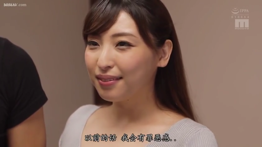 室内 · 全裸 · 躯干 · 枕头 · 仰卧 · 特写 · 痛苦 · 抽插