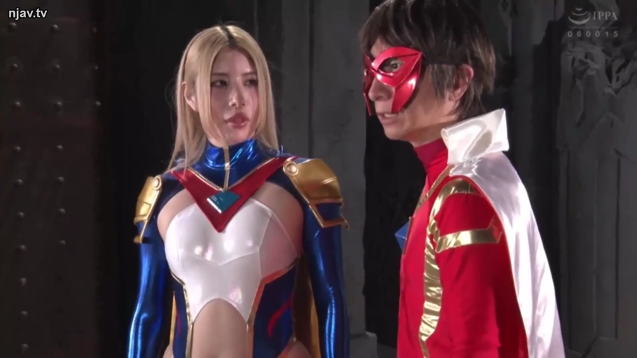 室内 · 真剣 · 中景 · 向かいに立つ · 面具 · 剧情对话 · 特摄系列 · 英雄Cosplay服