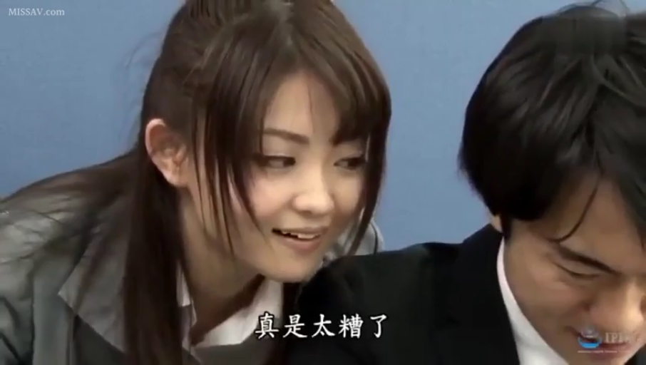 全身 · 陶醉 · 黑色连裤袜 · 榻榻米房间 · 侧卧 · 磨柱自慰 · 木柱